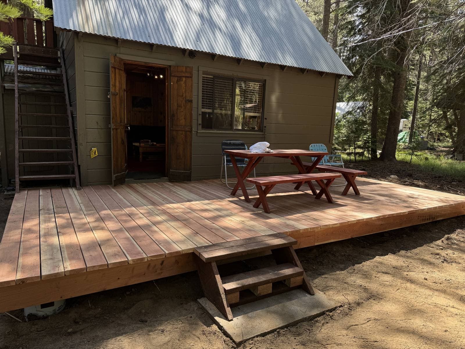 Redwood deck built beneath oak canopy in the Sierra foothills